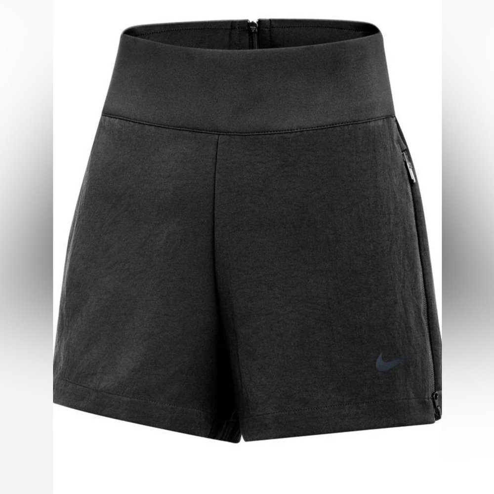 NIKE  Women’s Team Tech Pack Woven Shorts Size M